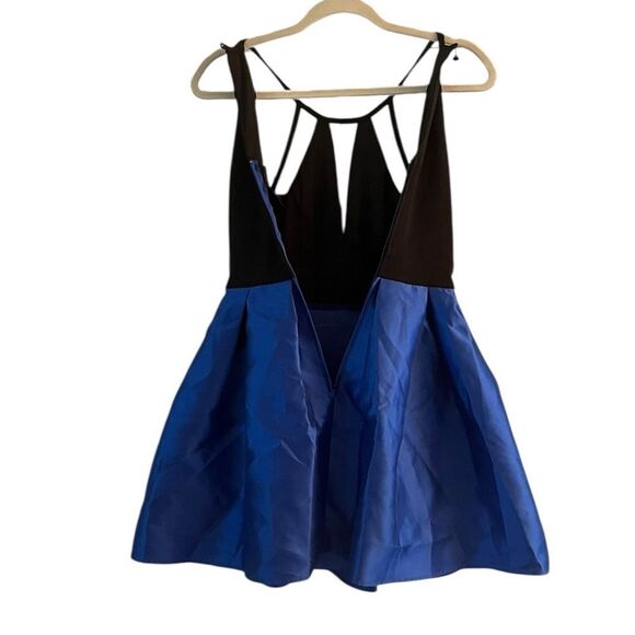 Elegant Black and Blue Junior’s Dress, Size 1/2, NWT - Picture 5 of 13